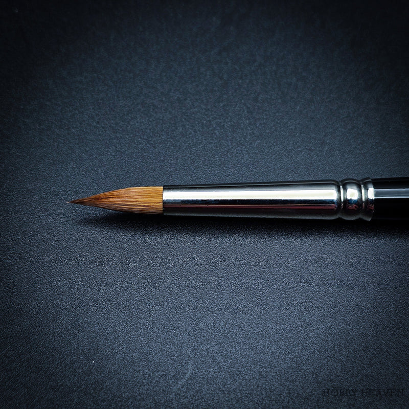 Raphael Series 8400 — Kolinsky Sable Round