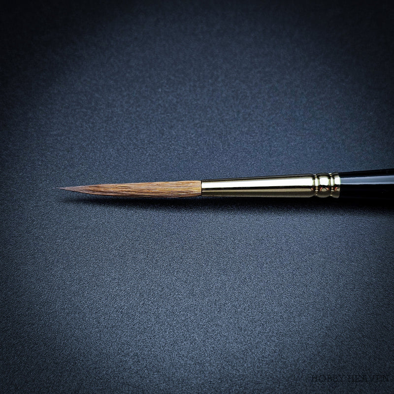 Raphael Series 8802 — Kolinsky Sable Round
