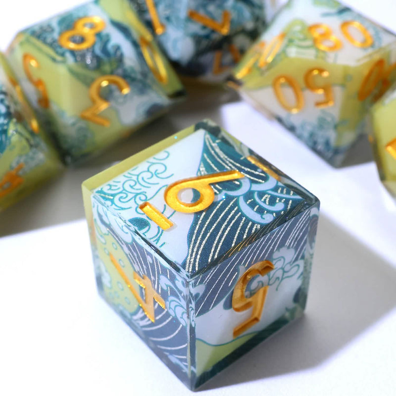 Dawnbreaker | Sharp Edge Dice | Resin | 7 Piece Set