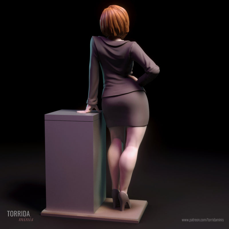Dana | Pin-Up Statue Fan Art Miniature Unpainted | Torrida Minis