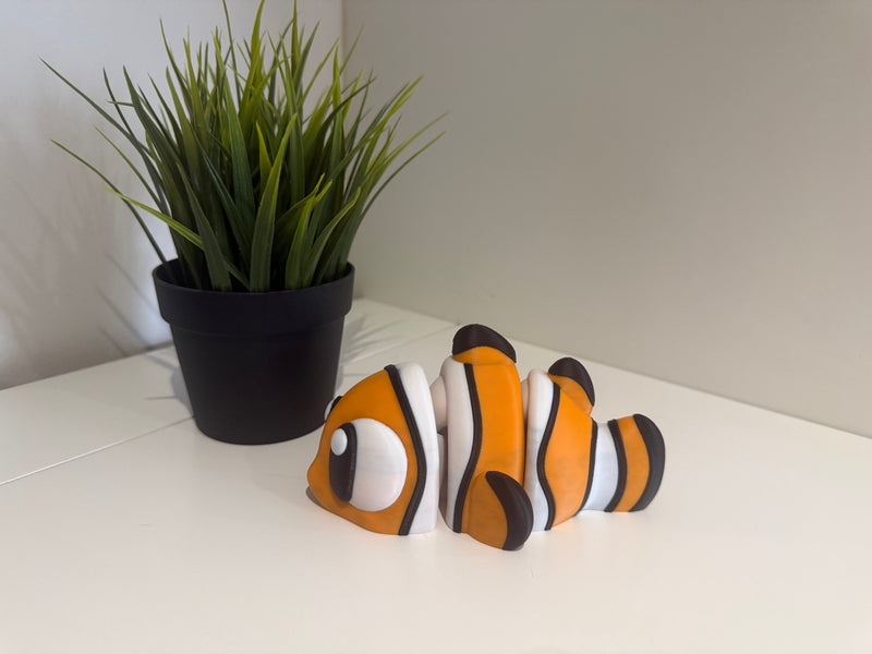 3D Printed Flexi Clown Fish | Nemo Inspired Fidget Toy | Desk Buddy | Keychain | Keyring Gift for Ocean Lovers | Articulated Fish