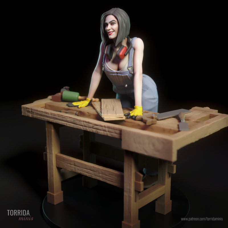 Kate | Pin-Up Statue Fan Art Miniature Unpainted | Torrida Minis