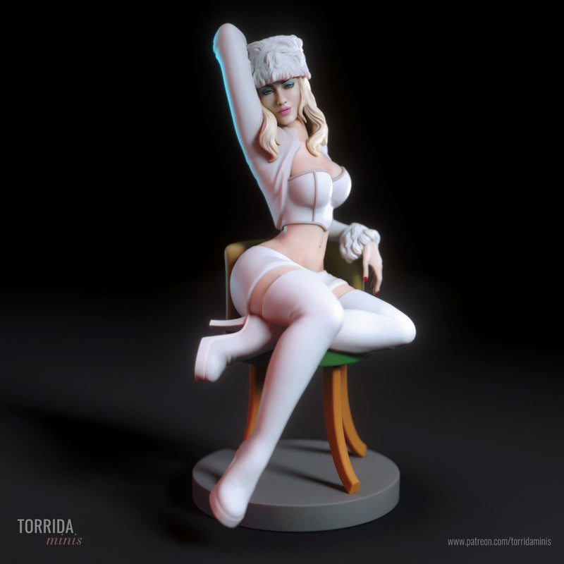 Katya | Pin-Up Statue Fan Art Miniature Unpainted | Torrida Minis