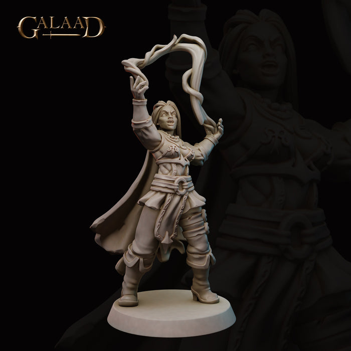 Casting Mage | Female Mages and Fighters | Fantasy Miniature | Galaad Miniatures