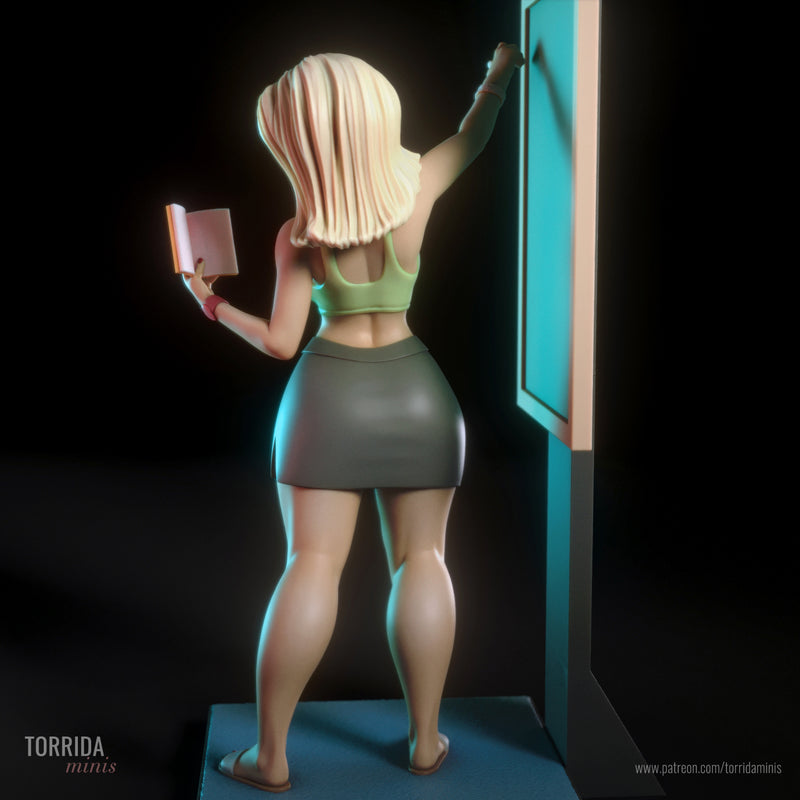 Mari | Pin-Up Statue Fan Art Miniature Unpainted | Torrida Minis