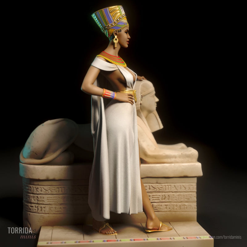 Nefertiti | Pin-Up Statue Fan Art Miniature Unpainted | Torrida Minis