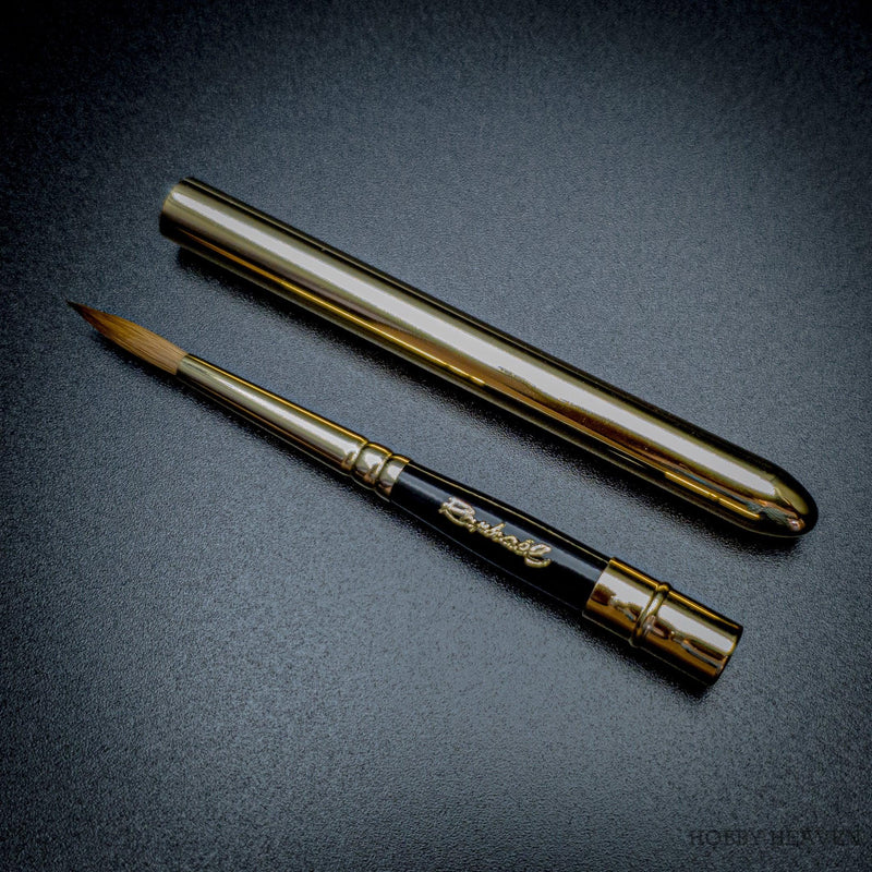 Raphael 8404 — Kolinsky Sable Round