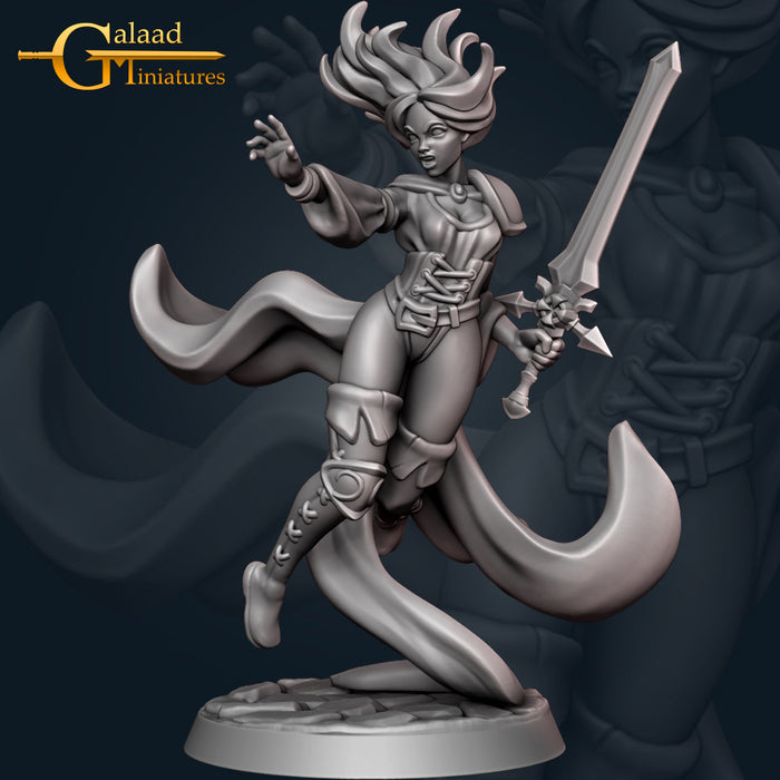 Priest B | February Adventurer | Fantasy Miniature | Galaad Miniatures TabletopXtra