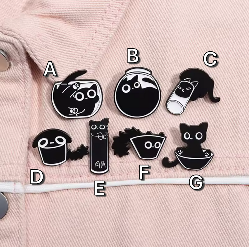 Kitten "If Fits I Sits" - Enamel Pin Badge