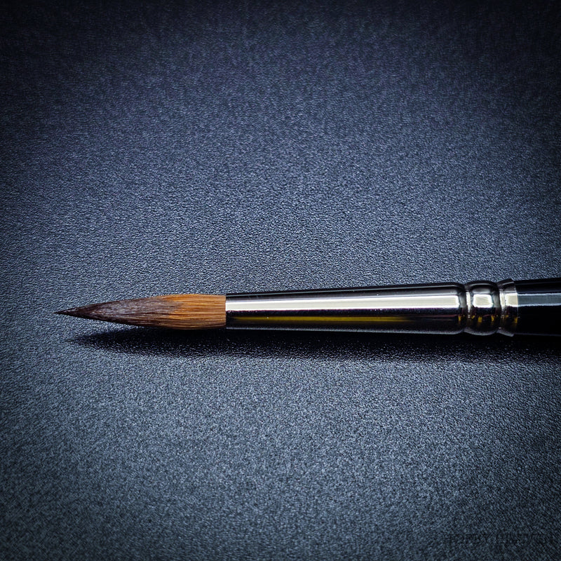 Raphael 8404 — Kolinsky Sable Round