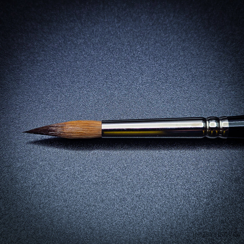 Raphael 8404 — Kolinsky Sable Round